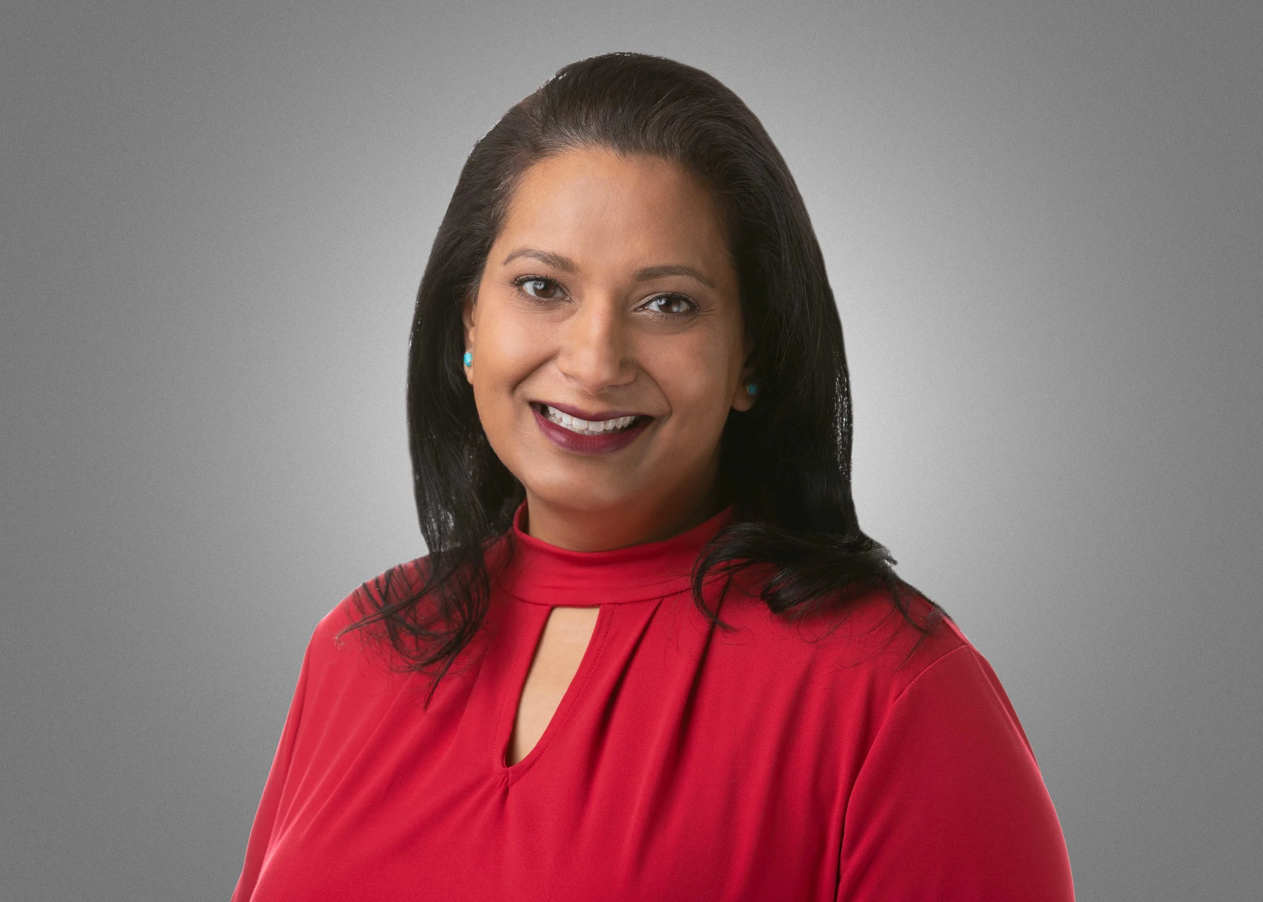 Horizontal headshot gray gradient1.jpg