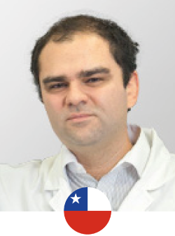 El Dr. Patricio Covarrubias realizó su formación médica en la Universidad de Los Andes, luego realiza su formación en Cirugía General en la Universidad de Chile para luego viajar al Instituto Jalisciense de Cirugía Reconstructiva "Dr. José Guerrero santos" en México y realizar su formación de Cirugía Plástica, Estética y Reconstructiva por 3 años. Actualmente certificados sus estudios en Chile por CONACEM el Dr. Covarrubias ofrece gran experiencia y seguridad en Cirugía Estética.