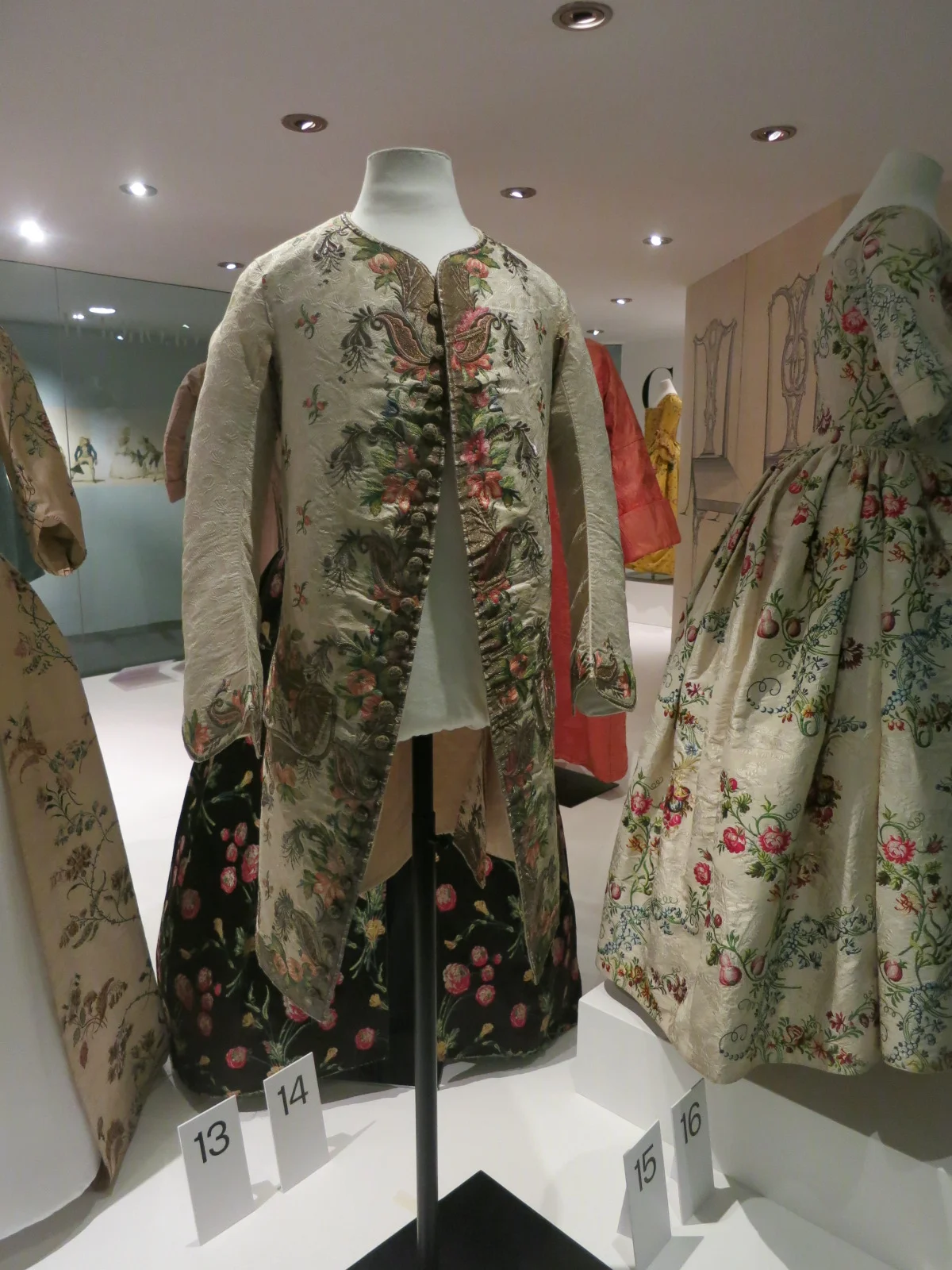 'Georgians: Dress for Polite Society' exhibition at Bath Museum, UK 2015