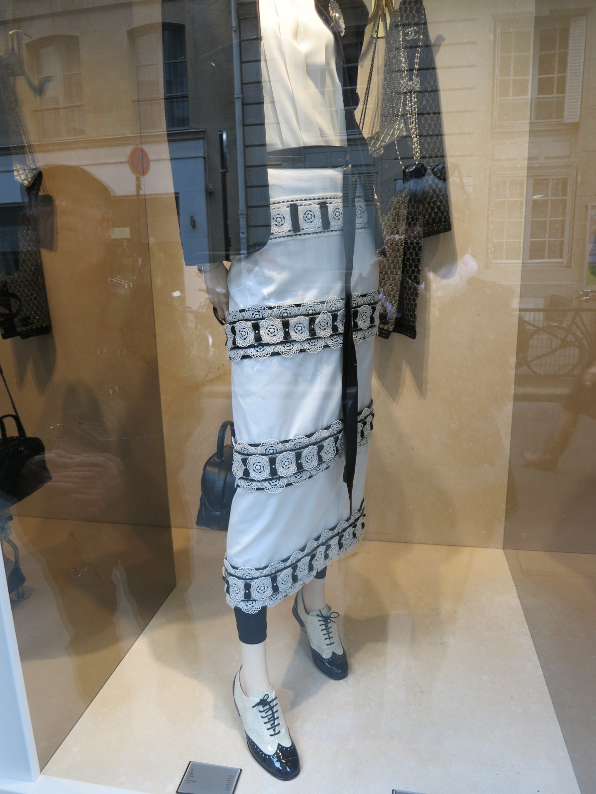 Coco Chanel 31 rue Cambord, Paris. A beautiful ensemble from a 2015 Chanel collection.
