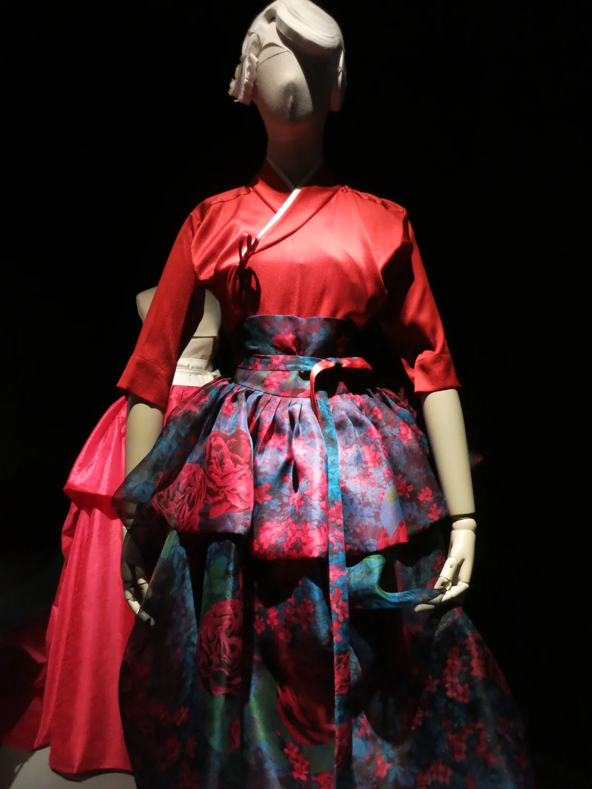 'Korea Now' exhibition at the Musee des Arts Decoratifs. Closes on the 3rd January 2016.