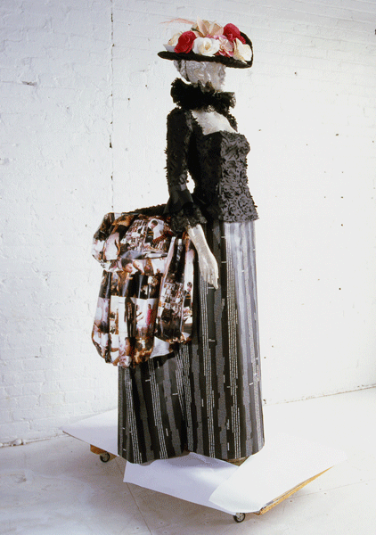 RUFFIAN Paper Dress May 2010, Photo: David Zuckerman