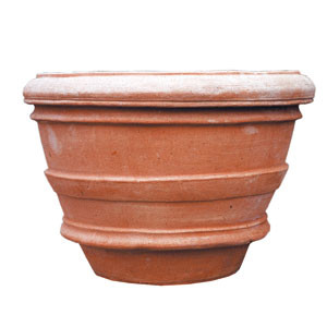 Terracotta simple vase 4 edges