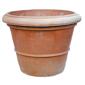 Terracotta simple vase 1 edge