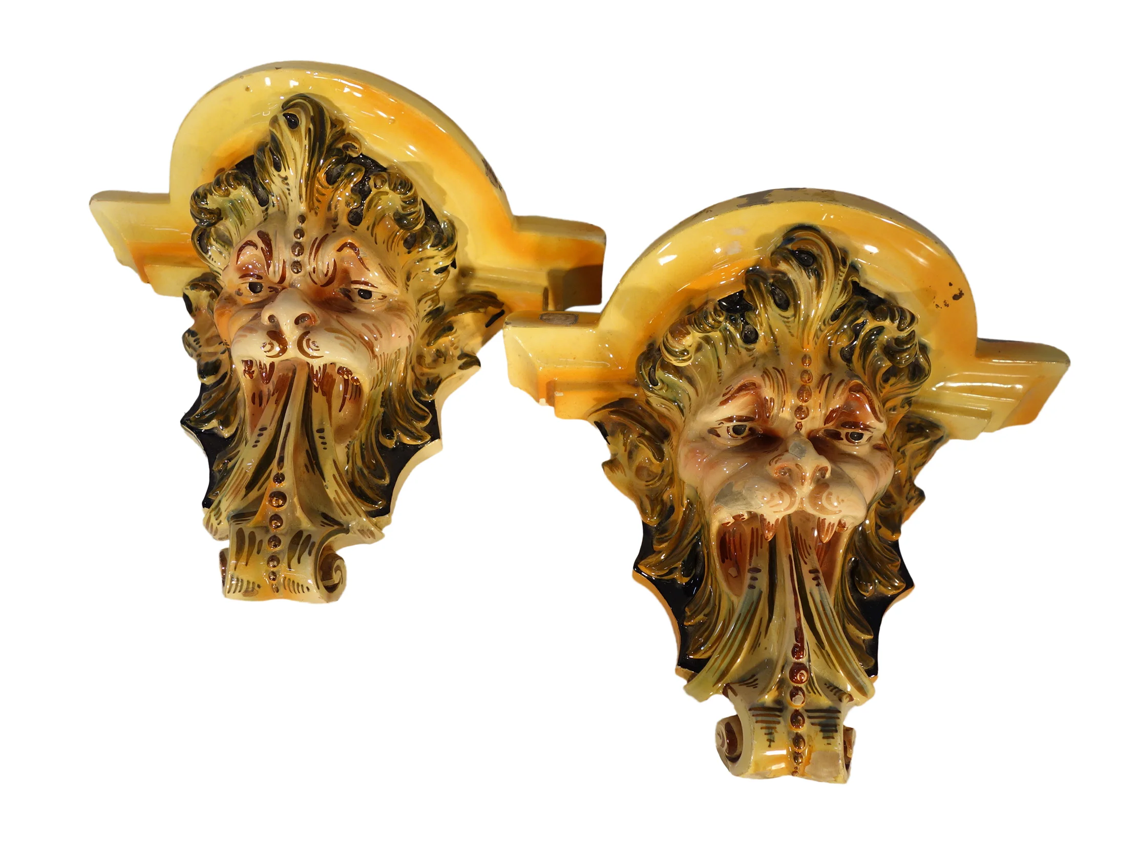 Style Majolica Lion shelves, pair