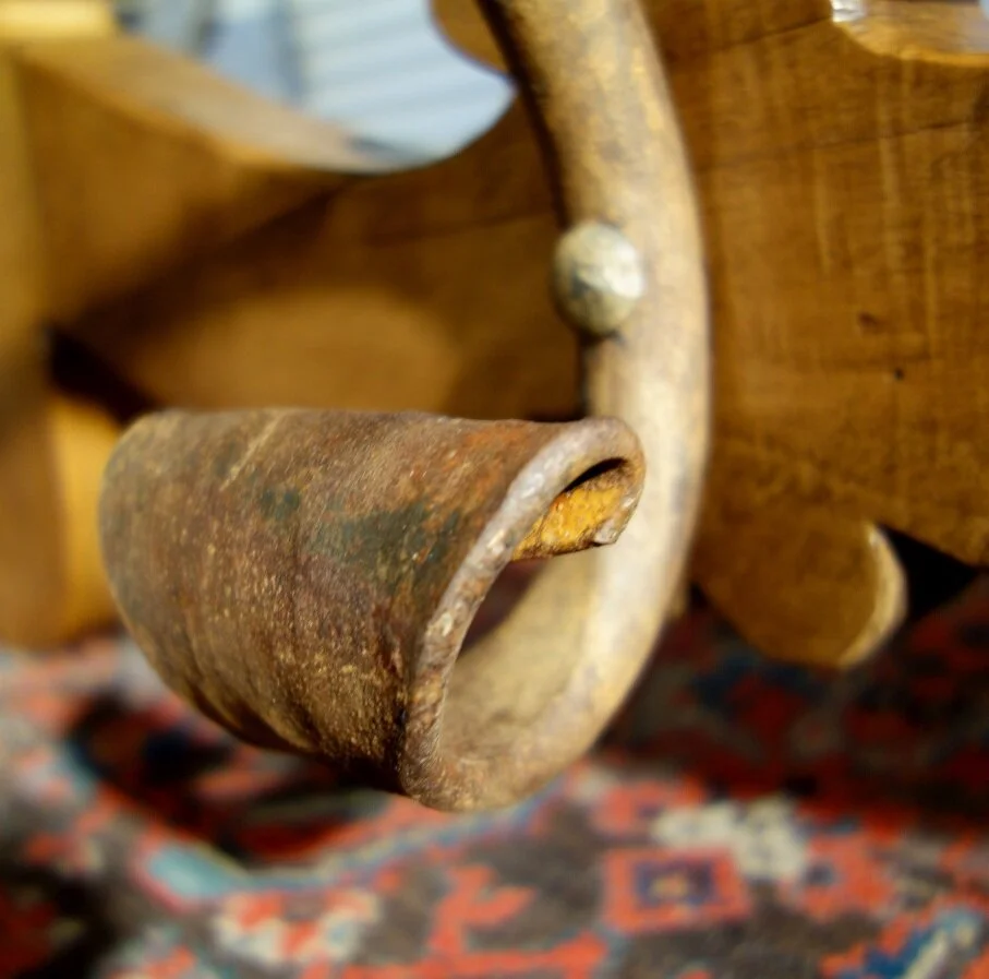 Lira walnut blonde table  (7).JPG