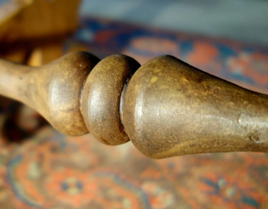 Lira walnut blonde table  (9).JPG