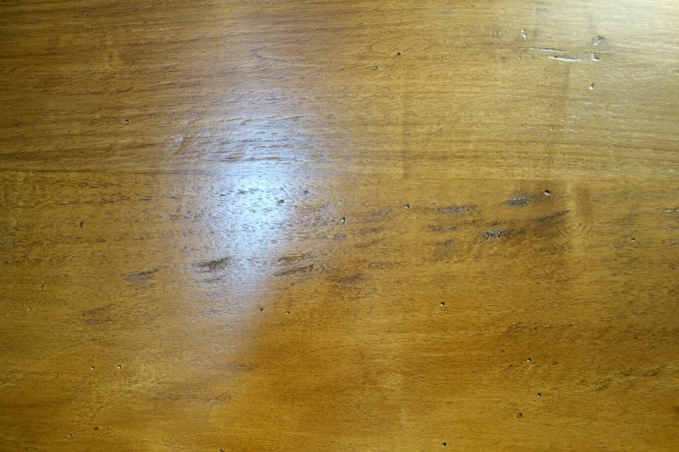 Lira walnut blonde table  (18).JPG