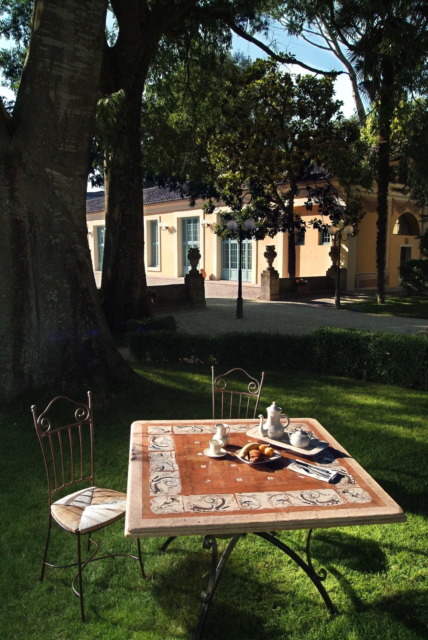 AF-01 SQUARE SIGHTSEEING.jpg