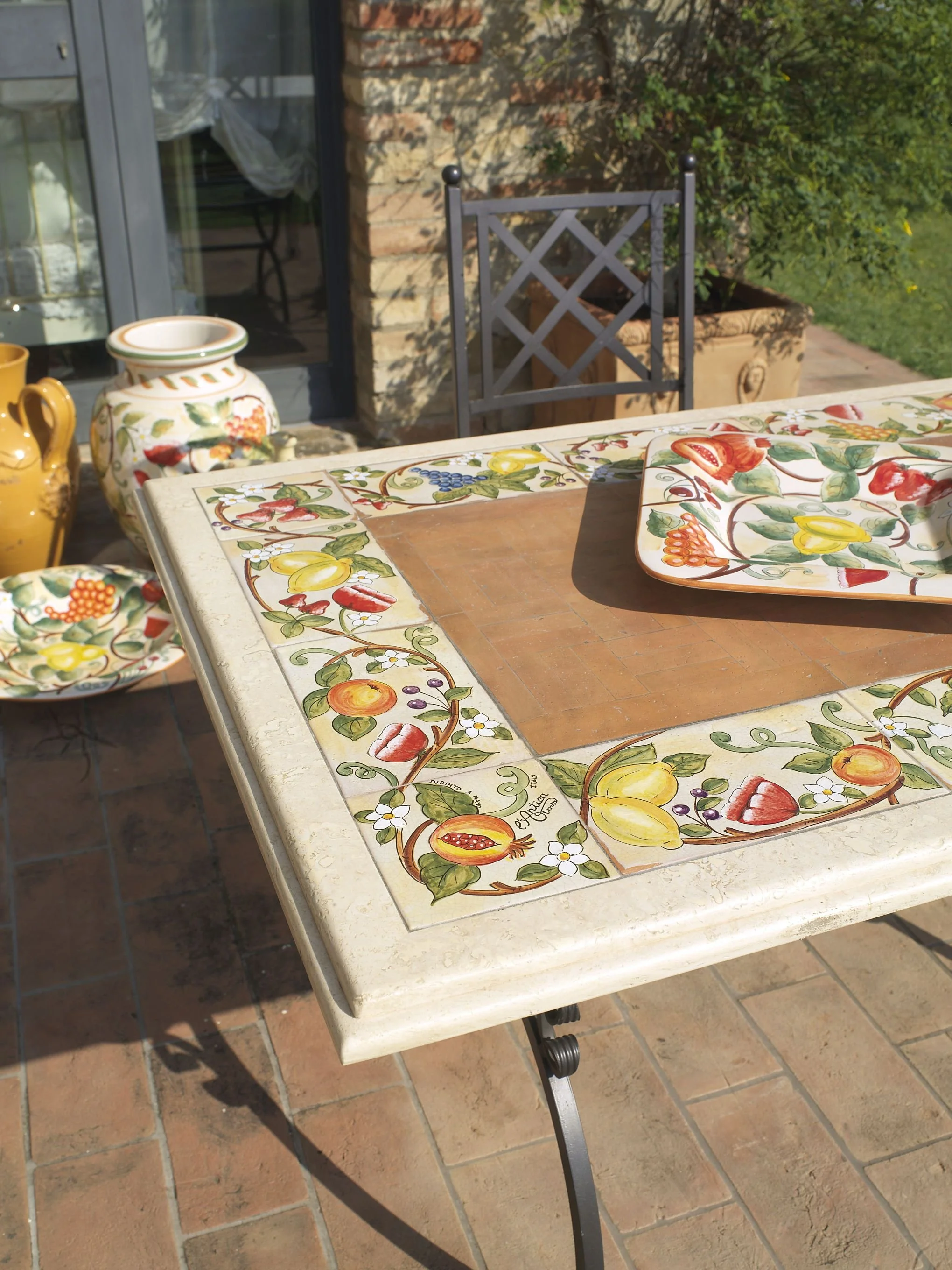 ES-01-TAVOLO-PARTICOLARE1-Antica Deruta 044.jpg