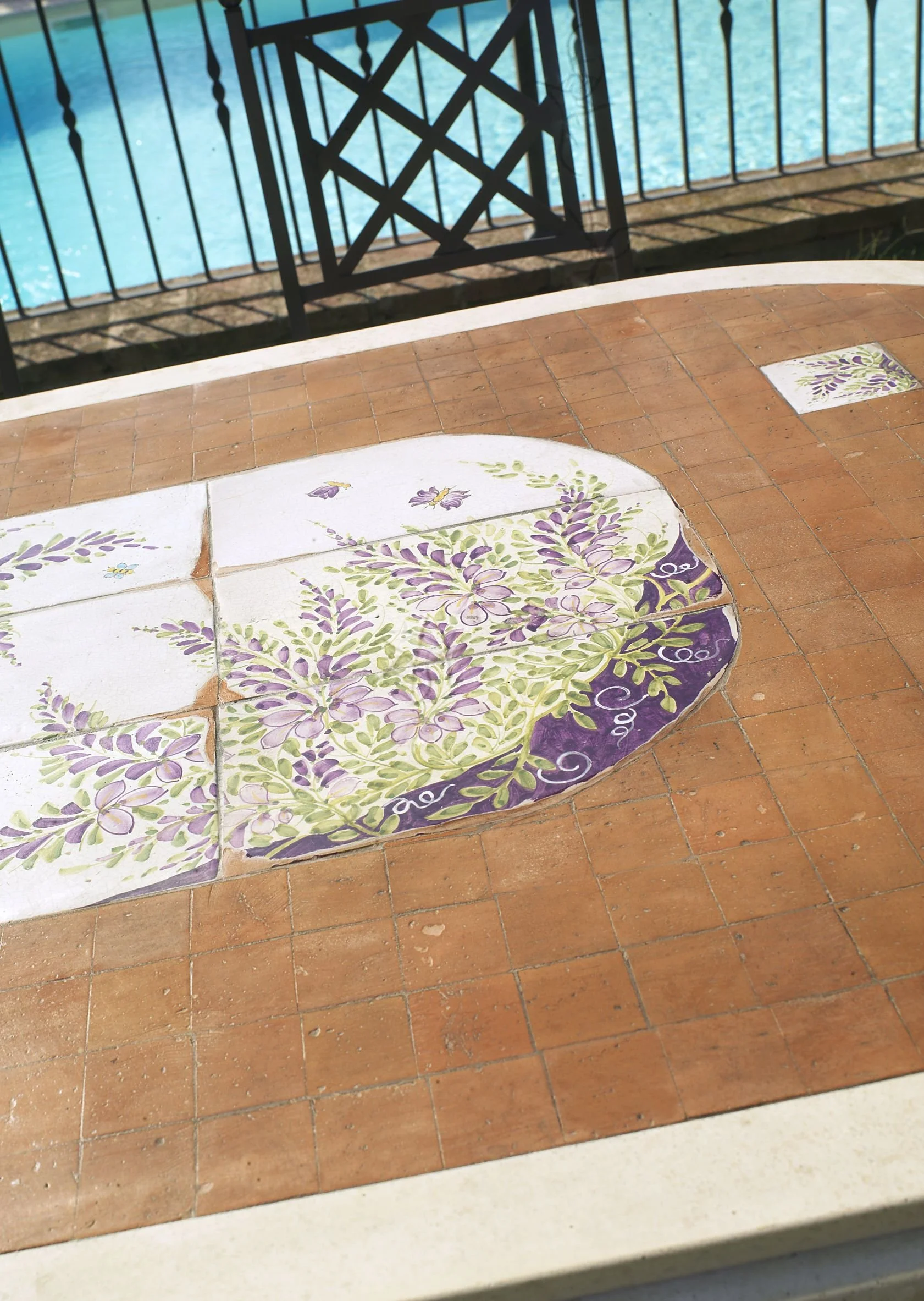 GL-01-TAVOLO-PARTICOLARE1-Antica Deruta 034.jpg