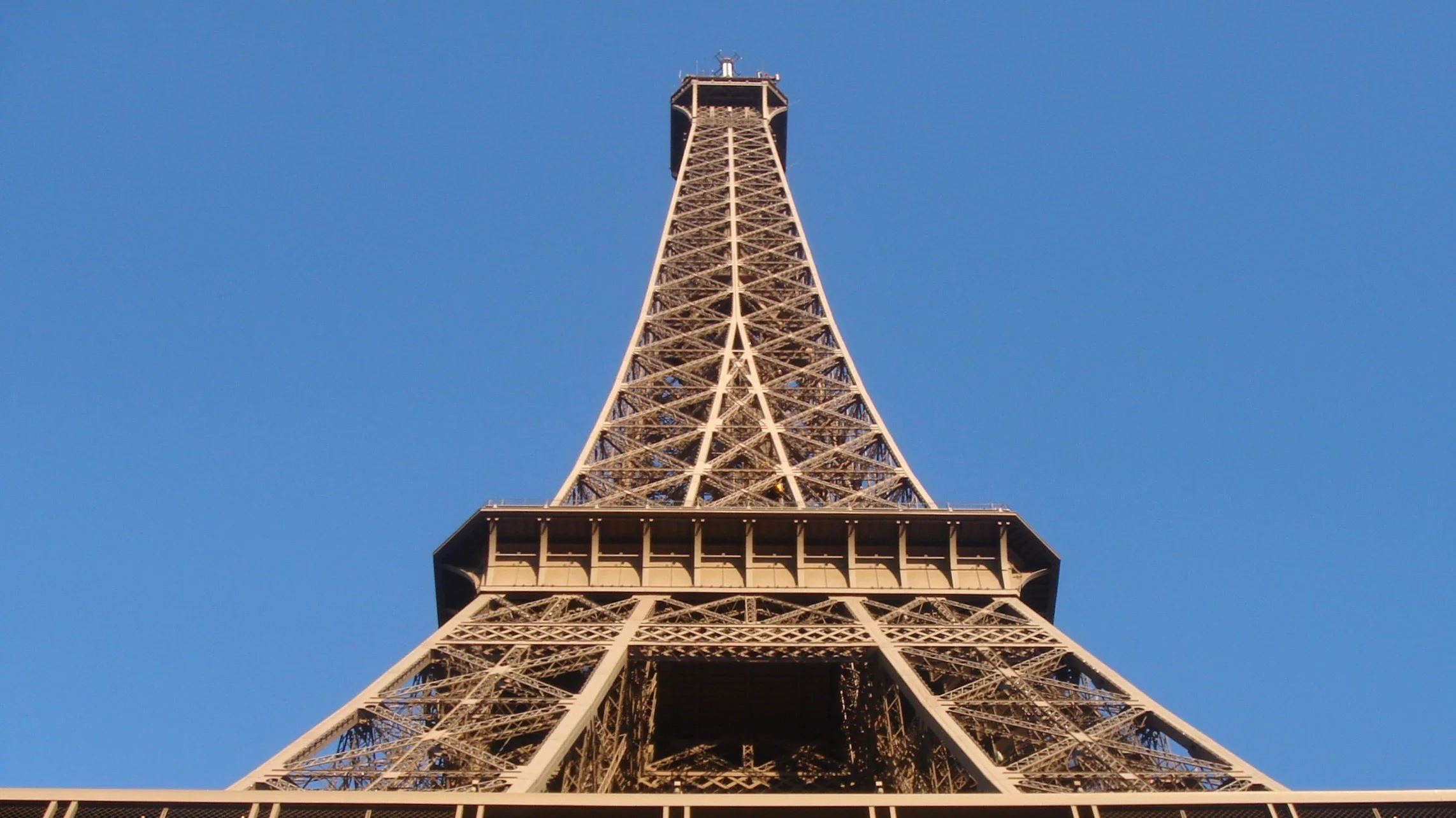 eiffel_16_9.jpg