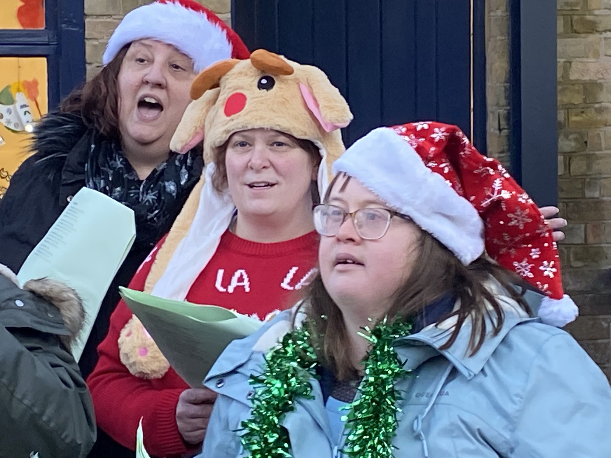 Blue Apple Singers at Minstead Trust Winter Fayre