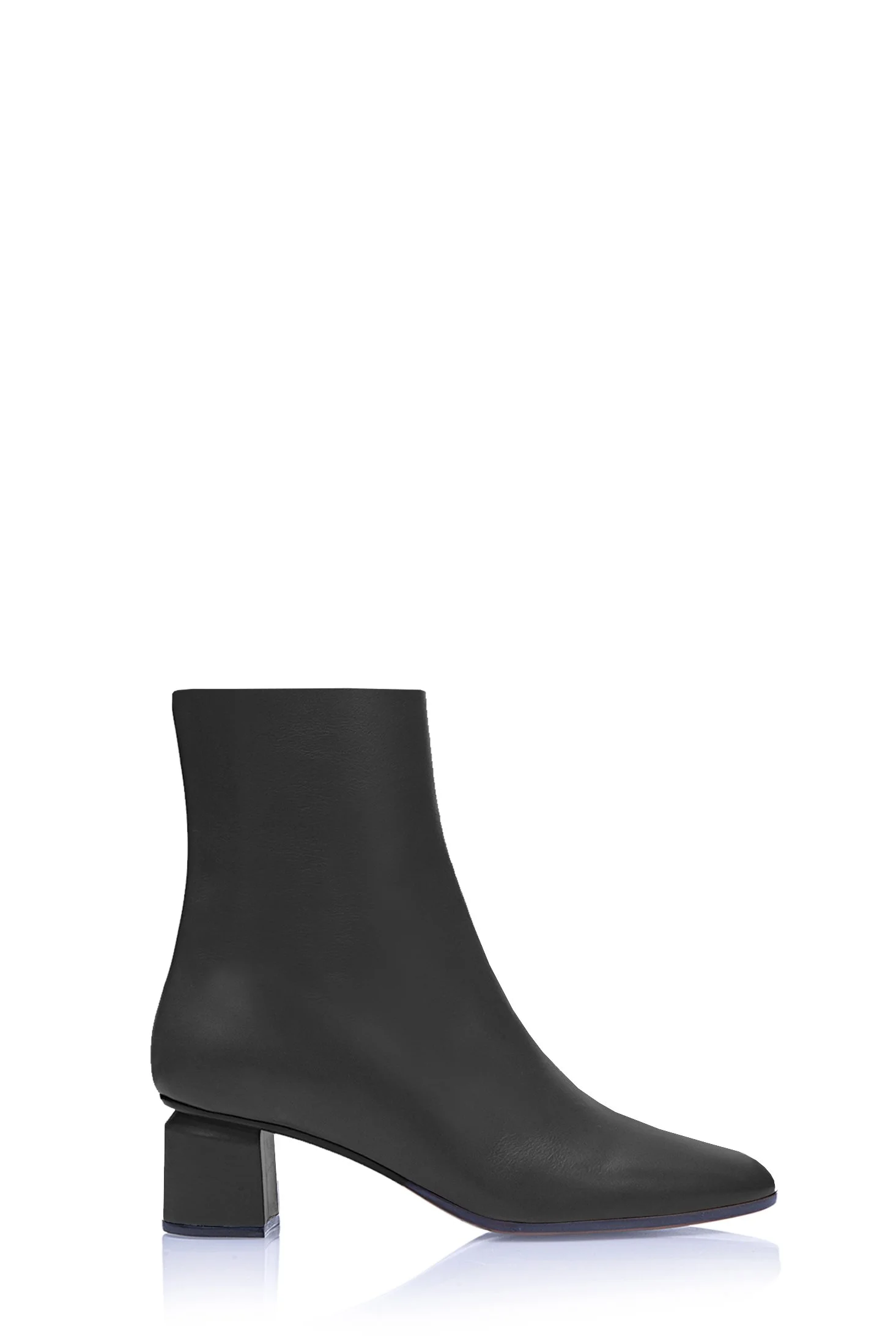 Q55_01 - black nappa.jpg