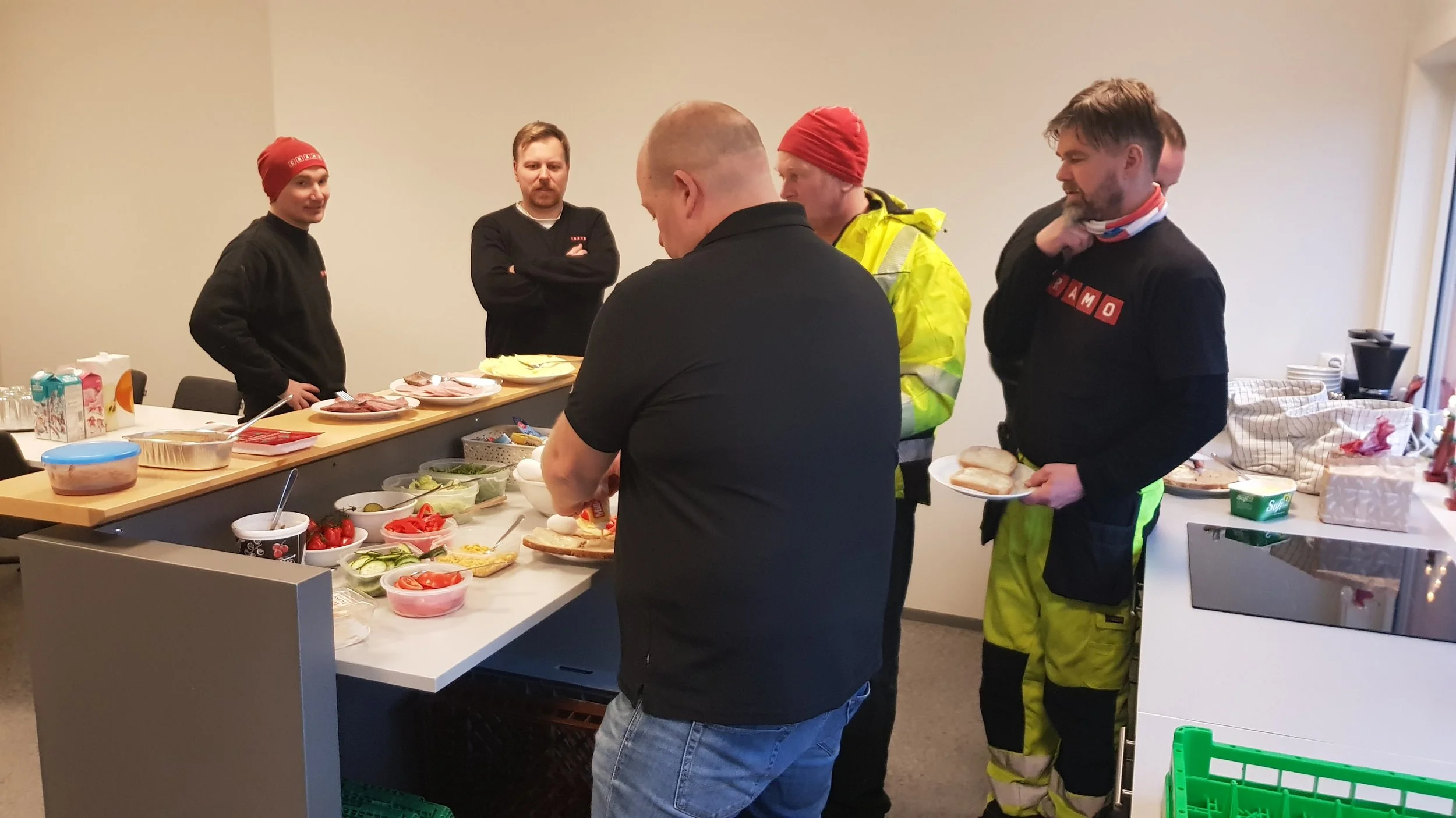 God mat i kantinen skaper god trivsel i lunsjen på Cramo.