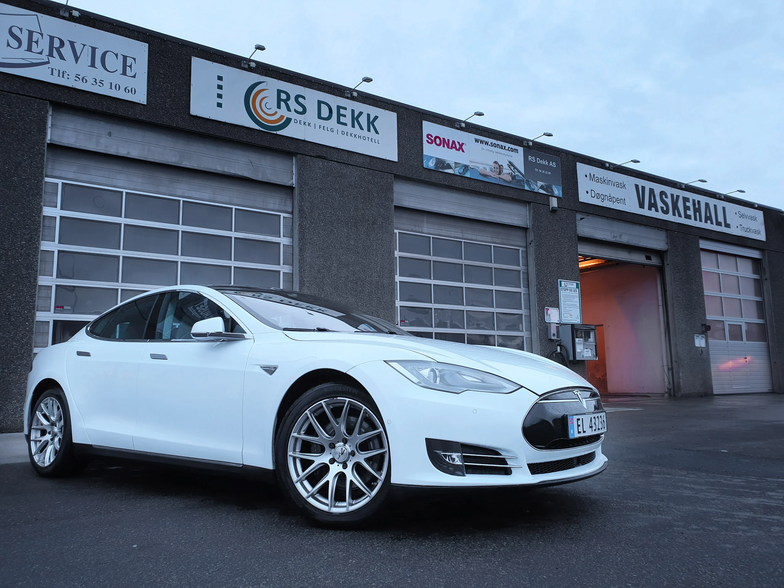 tesla-bilvask.jpg