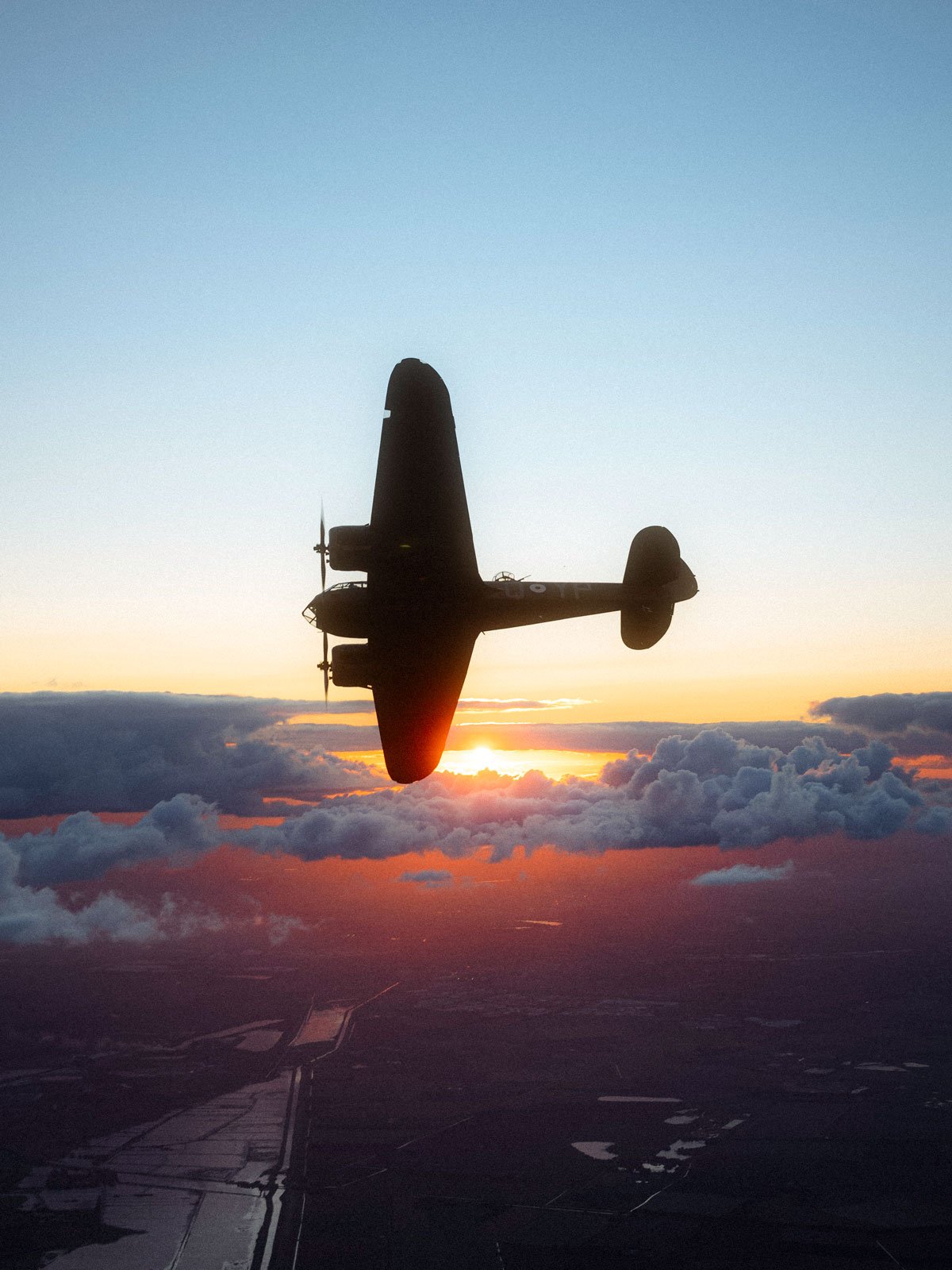 AircraftRestorationCo_Bristol-Blenheim-Flying-wingover-Duxford-Airfield-Cambridge_by-GeorgeLewisRomain.jpg