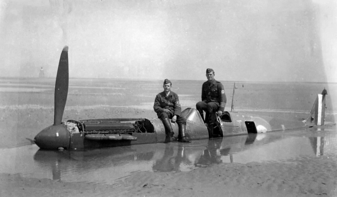 spitfire-P9374-on-beach.jpg