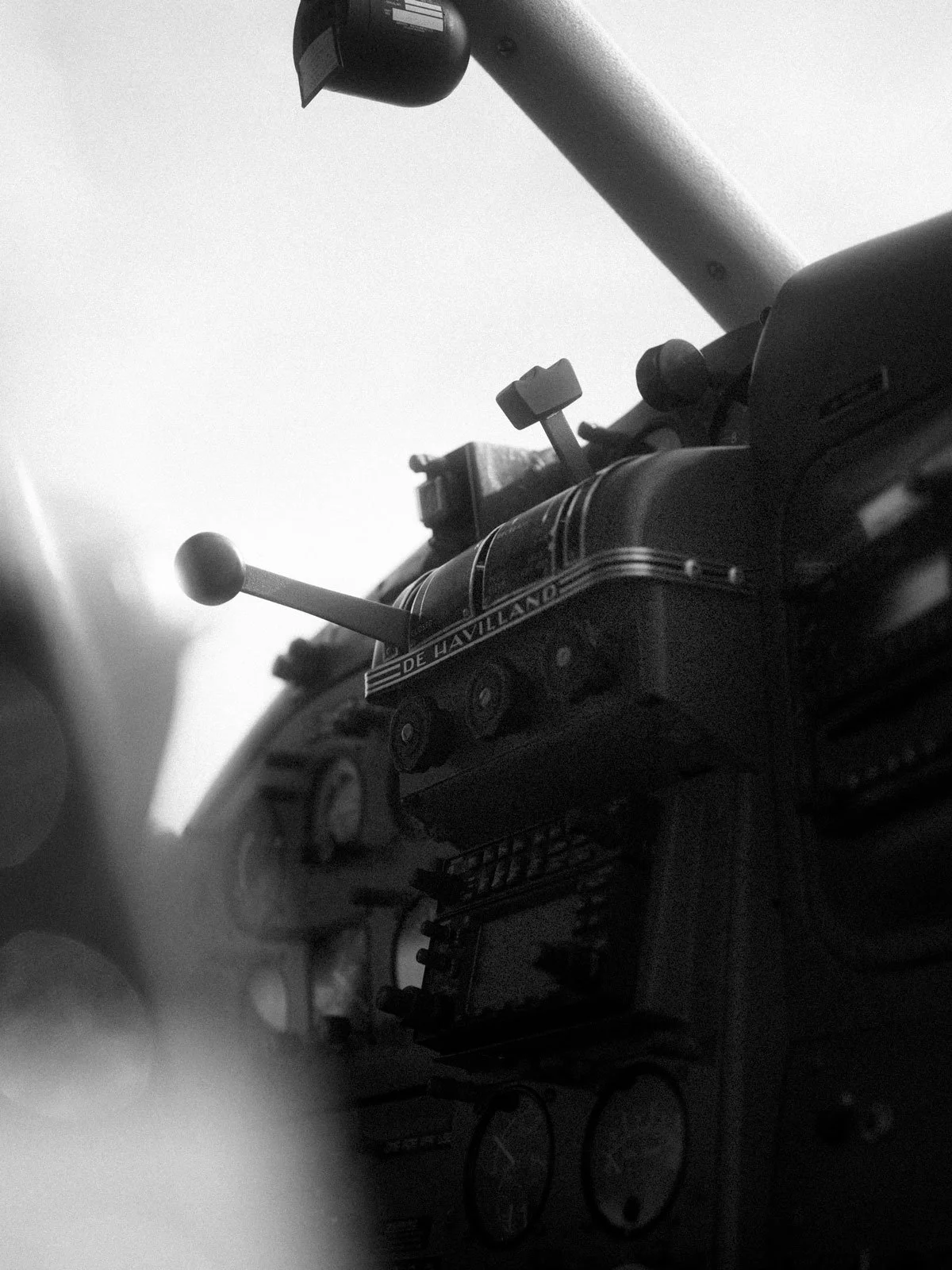 de Havilland Canada DHC-2 Beaver cockpit throttle and airscrew controls.