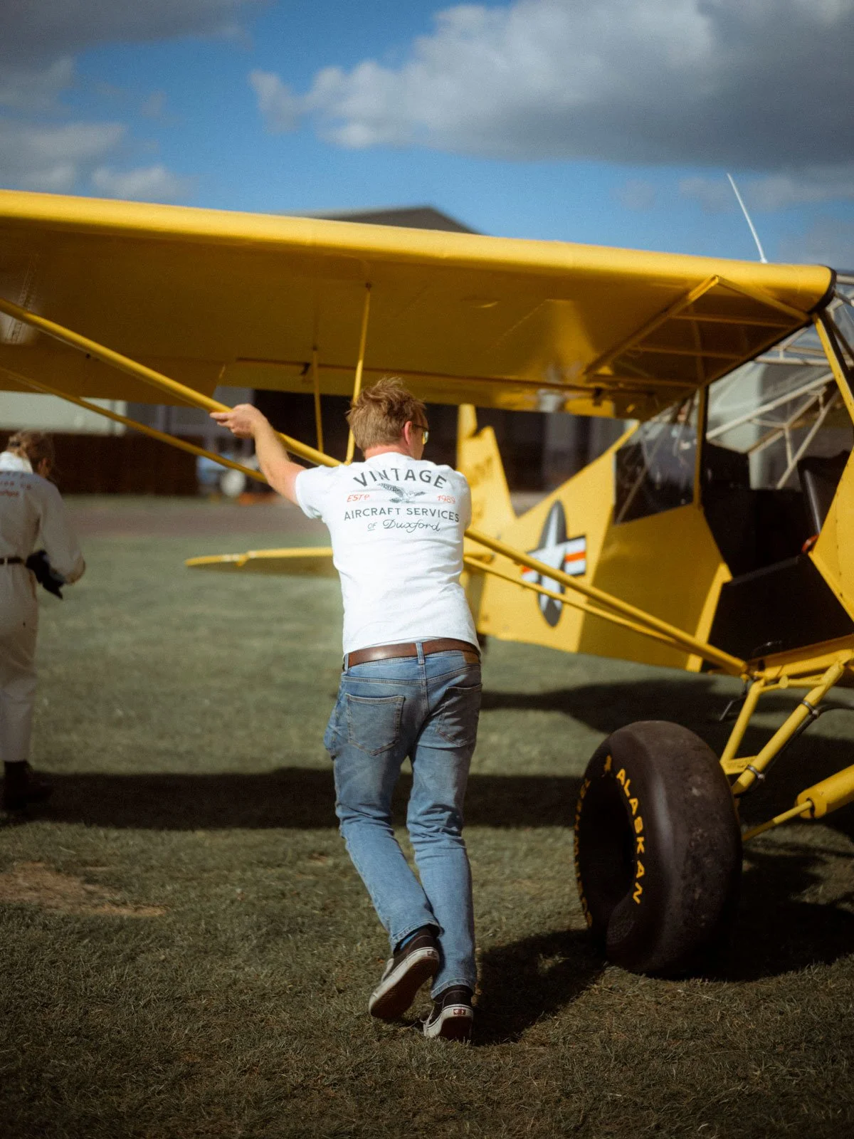 Piper PA-18-150 Super Cub moving KUBY towards ARCo Maintenance Hangar.