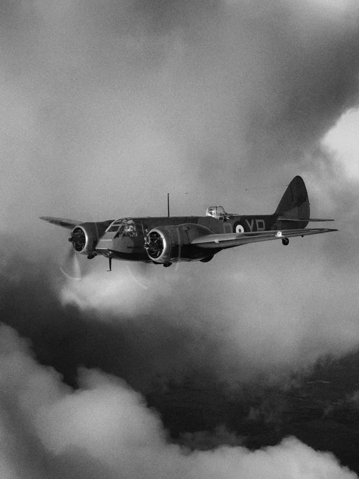 AircraftRestorationCo_Bristol-Blenheim-L6739-Flying-Aircrew-Duxford-Airfield-Cambridge_by-GeorgeLewisRomain.jpg