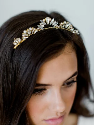 Lia — Emma Katzka | bohemian + glamorous bridal accessories display picture 2