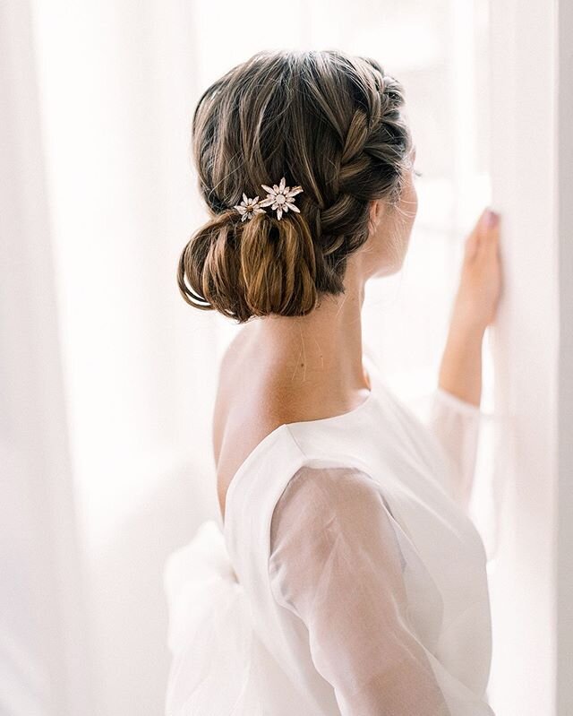Us looking through the window in an Eden clip just to see what the outside world looks like....
⠀⠀⠀⠀⠀⠀⠀⠀⠀
⠀⠀⠀⠀⠀⠀⠀⠀⠀
⠀⠀⠀⠀⠀⠀⠀⠀⠀
photographer: @rachelredphotography
hair/makeup: @ashandcobridalhair
Model: @greysonwebb
Dresses: @lenamedoyeffbridal
Venue: