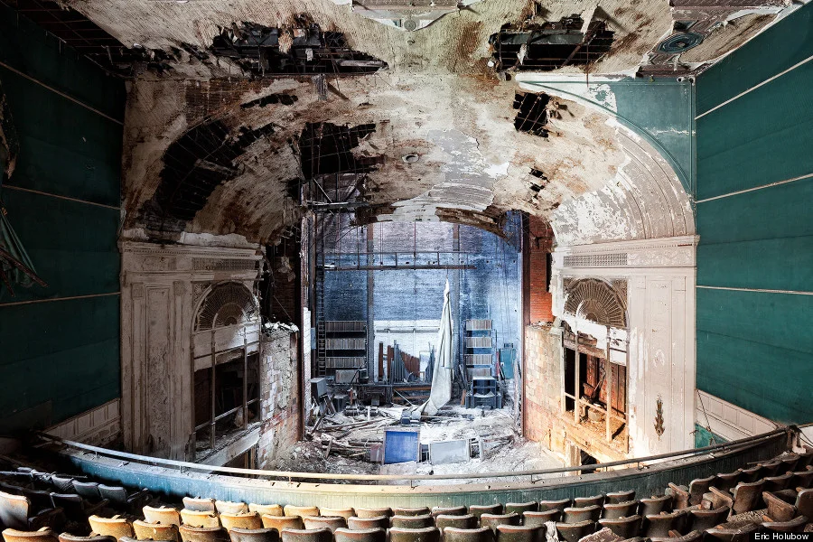 o-PARAMOUNT-900.jpg