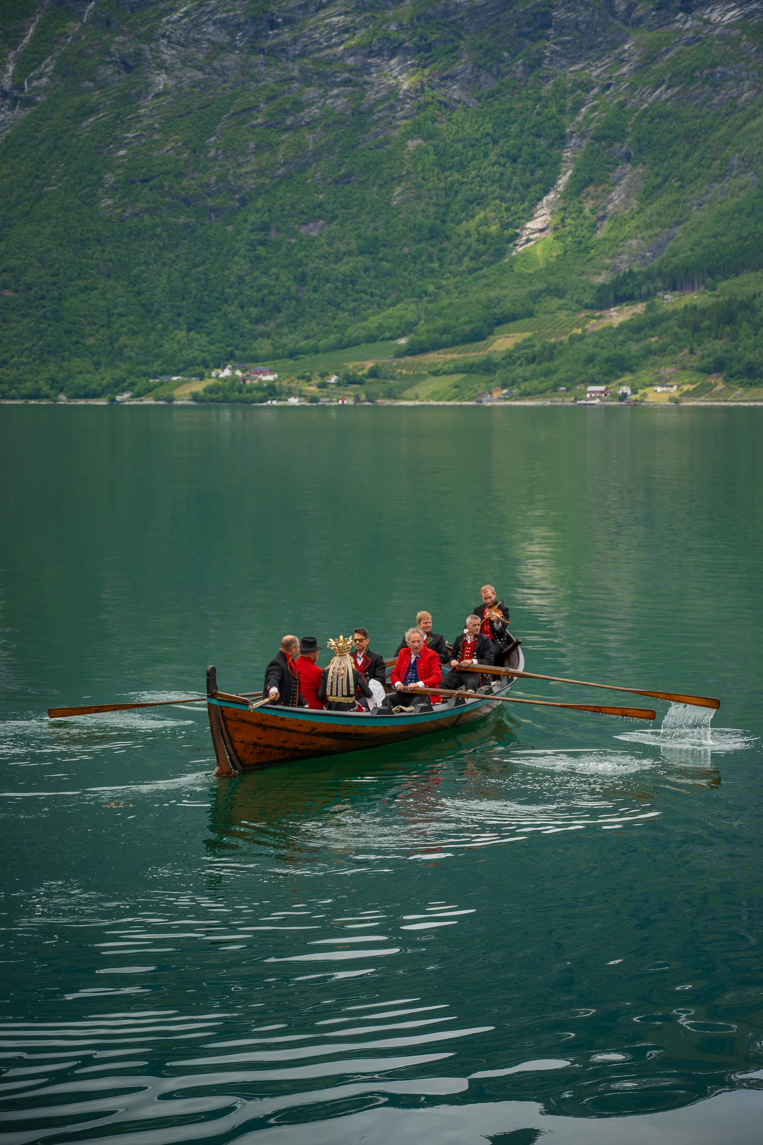 Bryllupsfotograf og frierifotograf i Bergen, Ida Dagsdotter Hefte hos Vevra Media. Bryllupsfoto, frieri, Destination Weddings, Elopements.