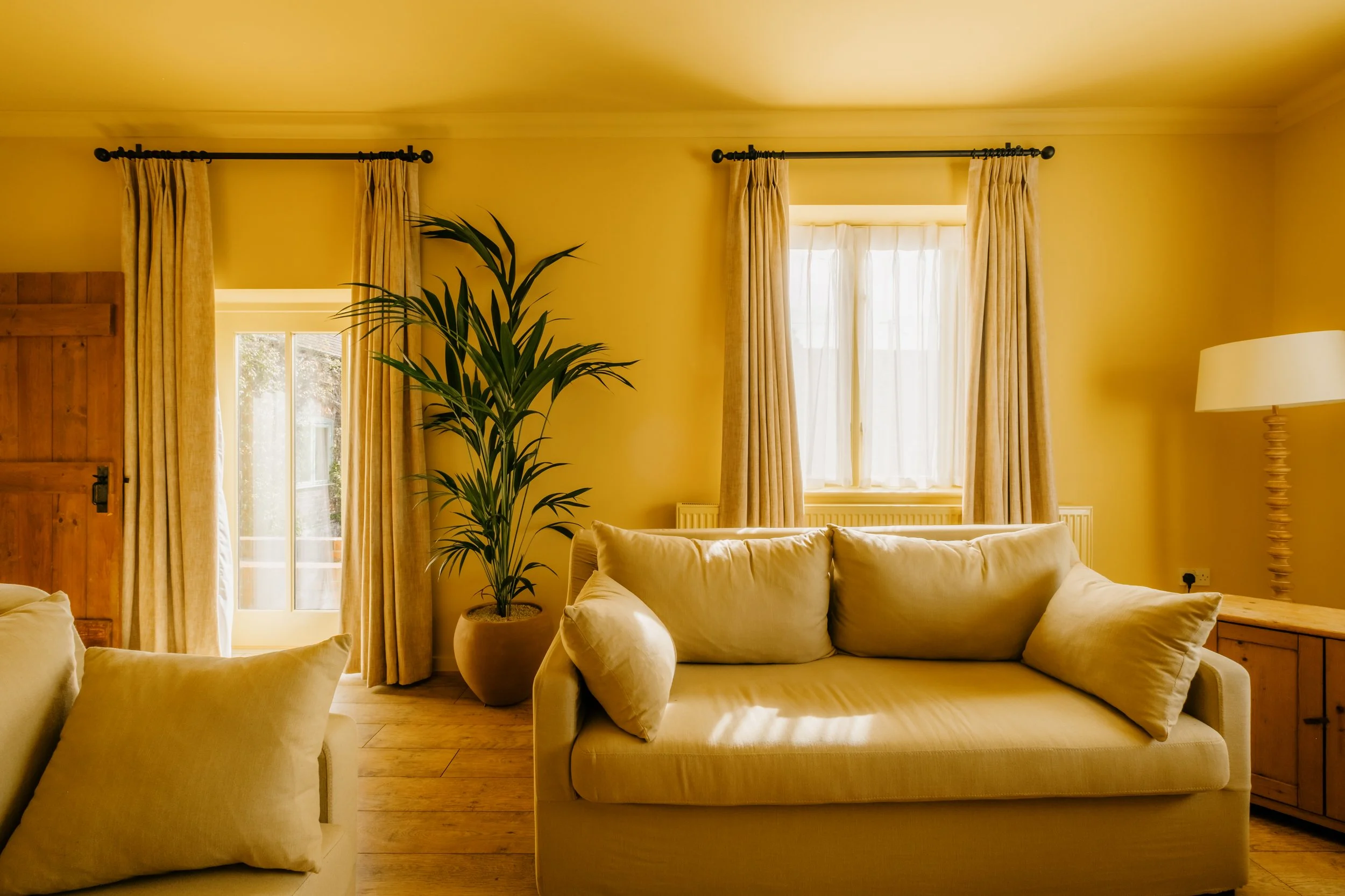 Oak cottage living room 2.jpg