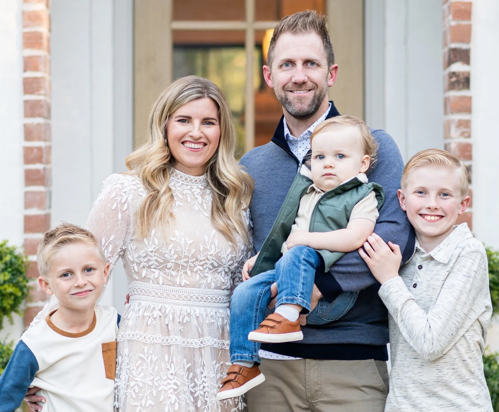 We are devastated to share that yesterday, October 21, Justin Ramsey was in a plane crash that ended his time here on earth, but now he is in the presence of his Savior. The news of his death is unimaginable and beyond tragic. Kelley, Carter, Greyson