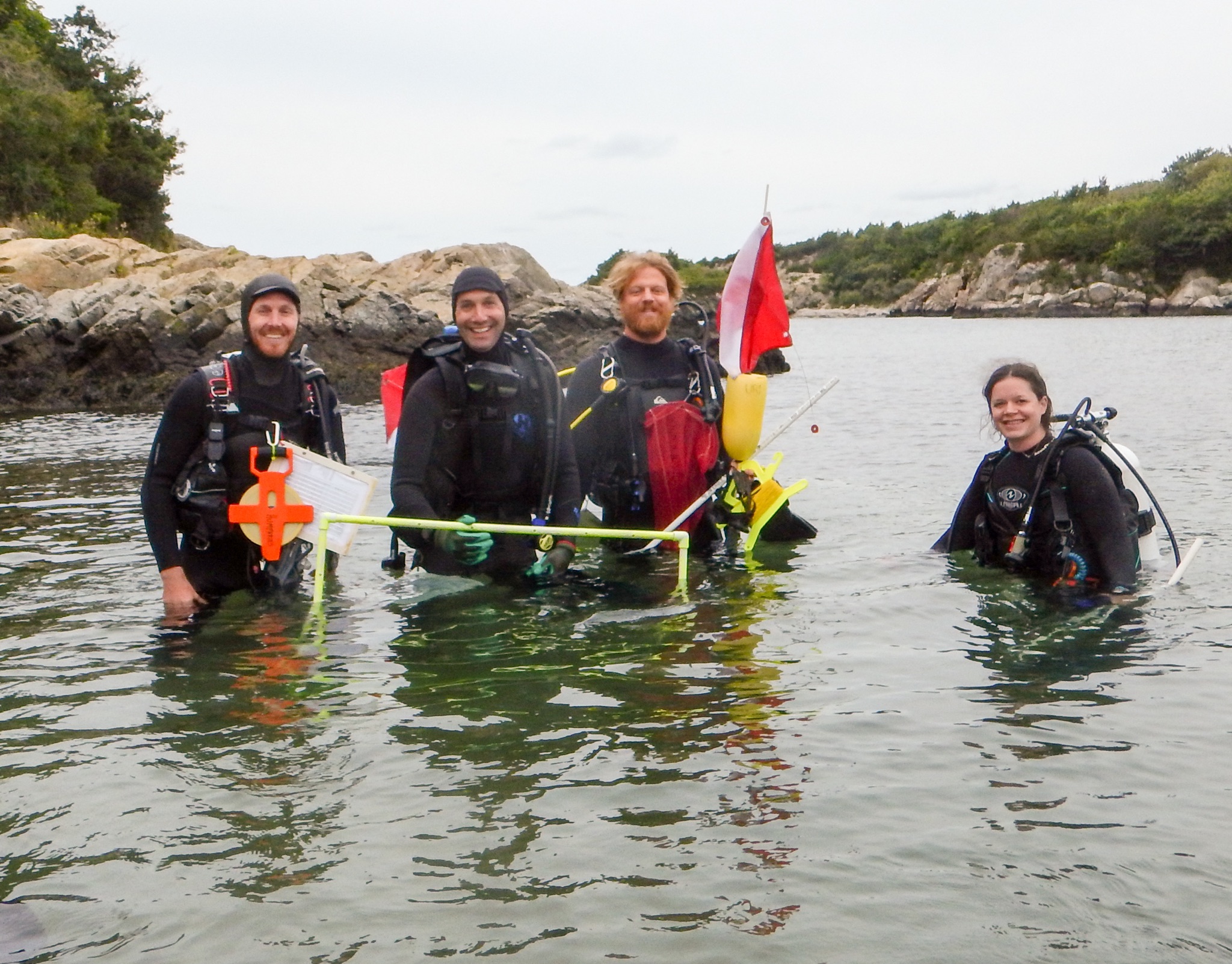 Austin (far left) and the kelp monitoring crew