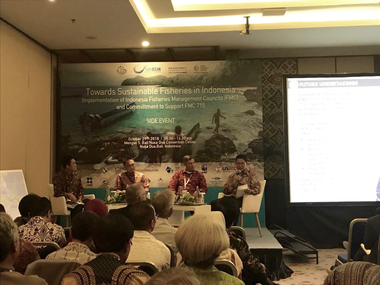  Officials discuss future tasks for achieving sustainable fisheries management in Indonesia during the Our Ocean 2018 conference.  