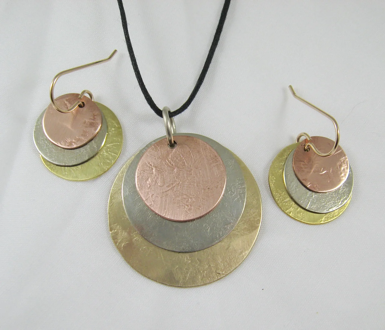 Pen Disc & ear.jpg