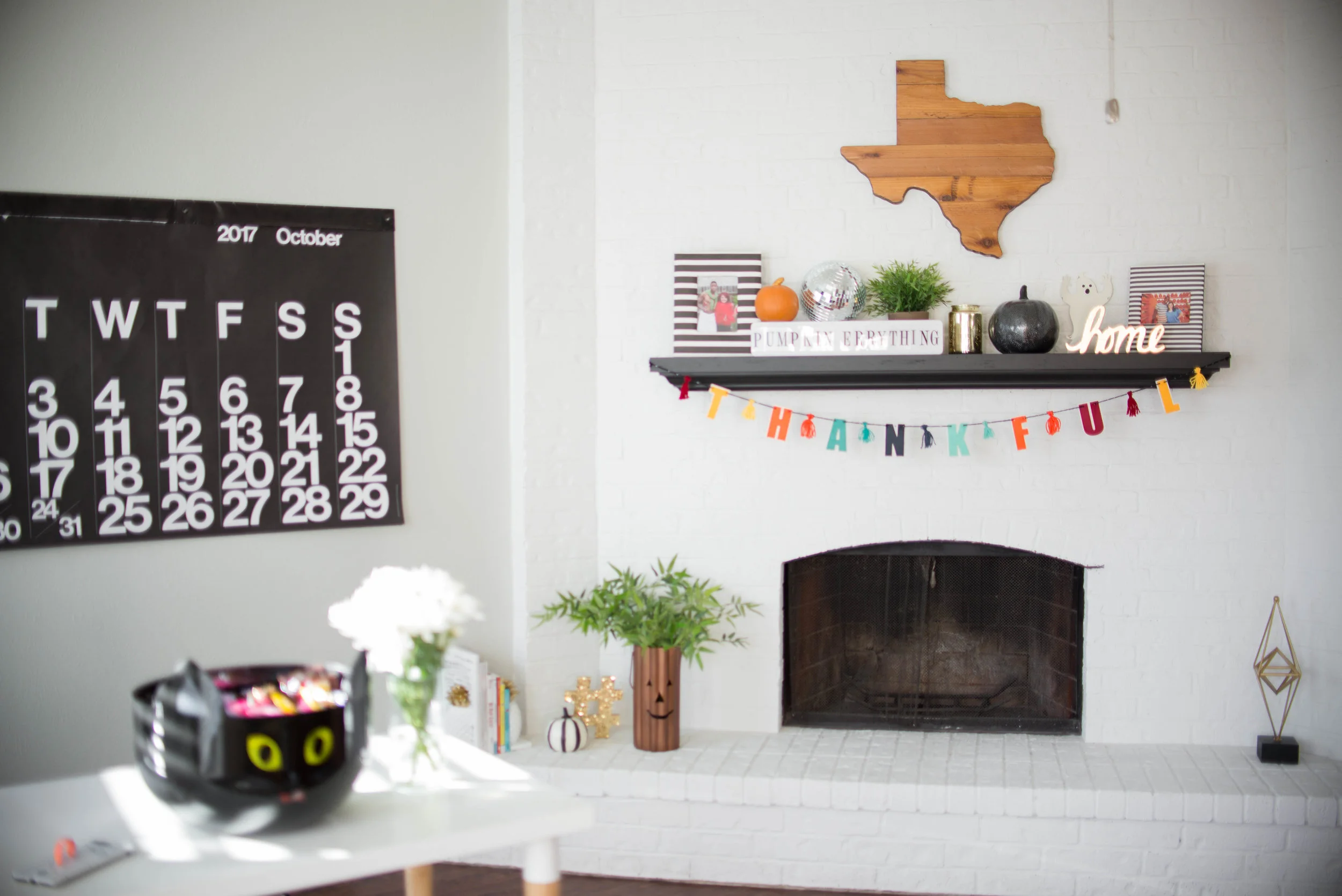 fall-halloween-decorations-3.jpg