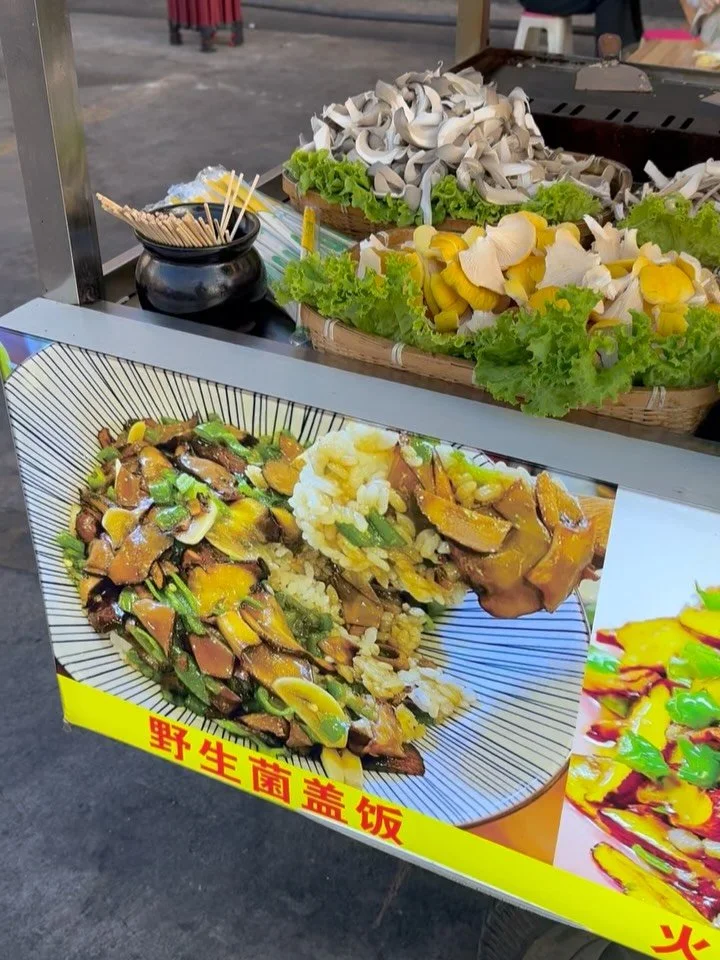 The mushroom culture and variety of fungus consumed in Yunnan, China is incredible! 

#chinamushroom