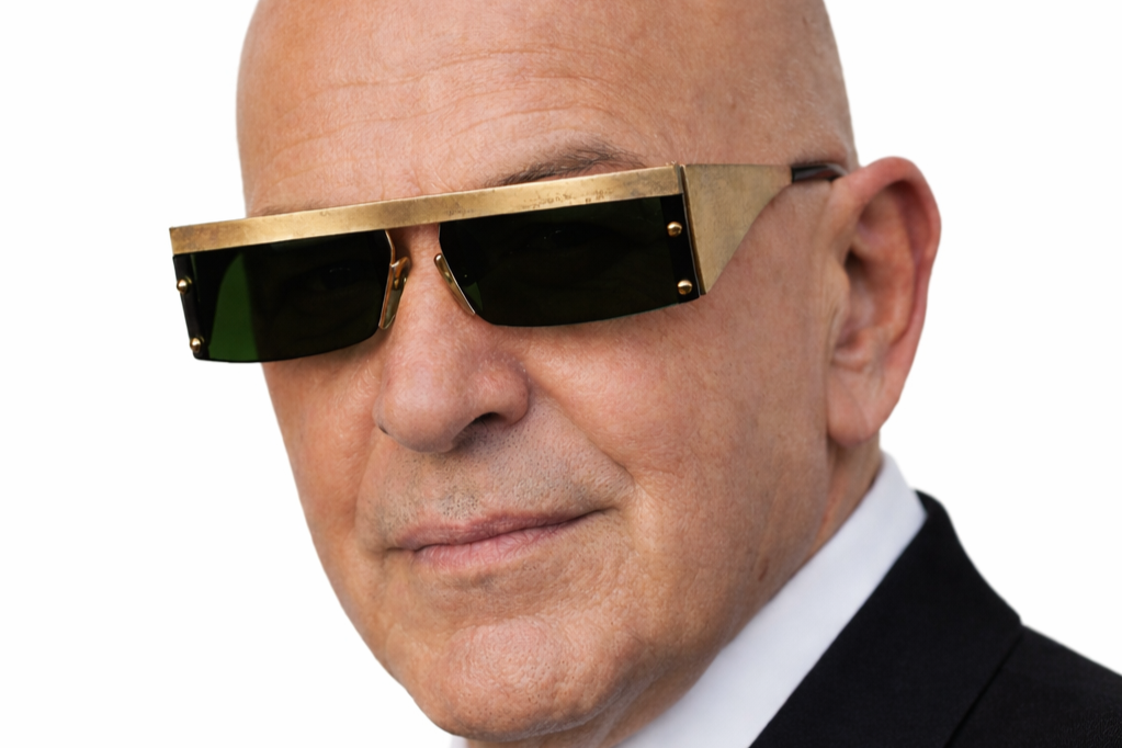 Futuristic+elegance+in+sharp+focus.png