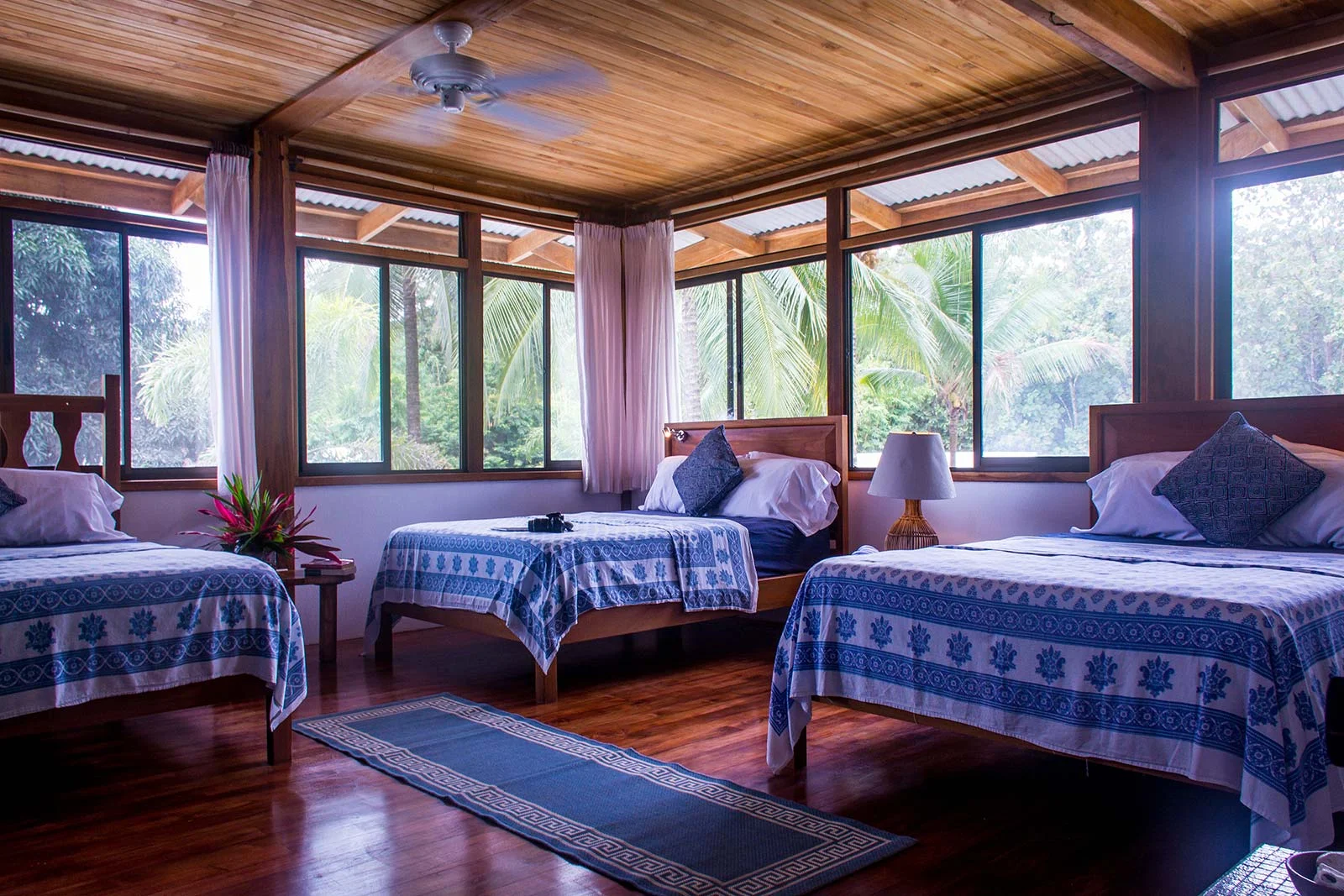 ROOM.5.jpg