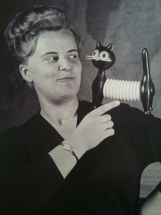 libuse-niklova-portrait-thumb-330x439-74266.jpg