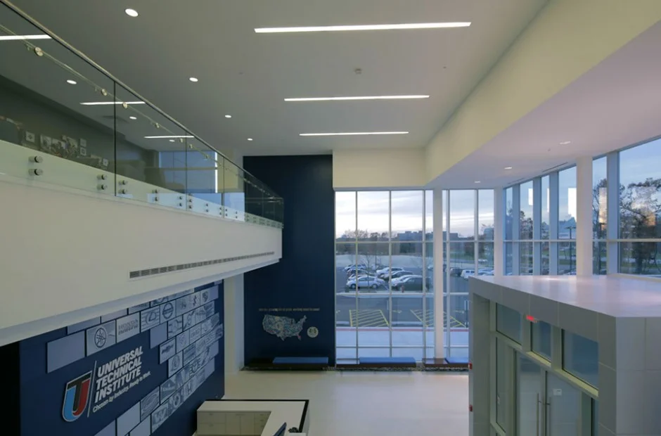 Int_LobbyFromStairs_U10A8522-940x620.jpg