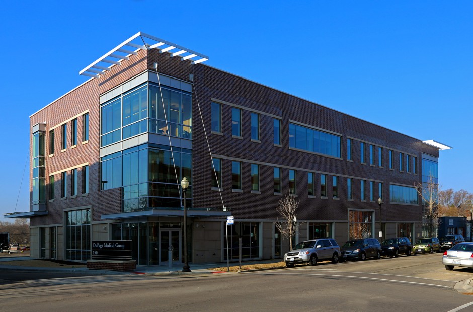 DuPage Medical Group Wheaton Exterior 1.jpg