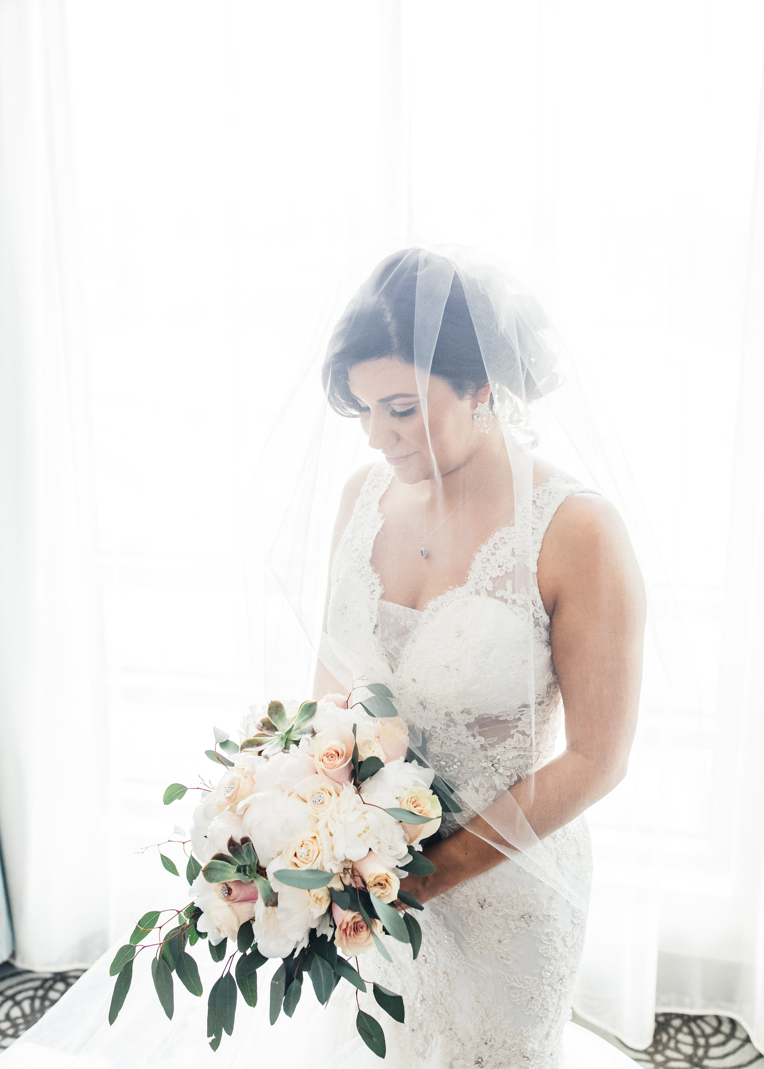 ClaudiaandJoseGEttingReady-385.jpg