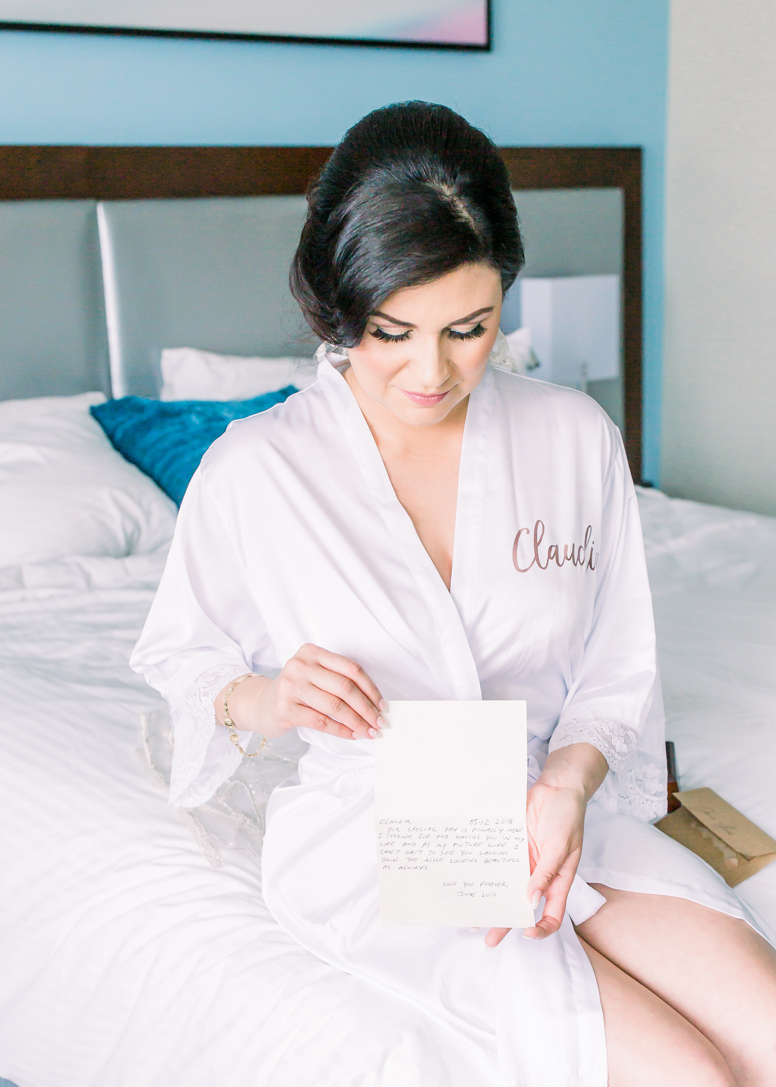 ClaudiaandJoseGEttingReady-330.jpg