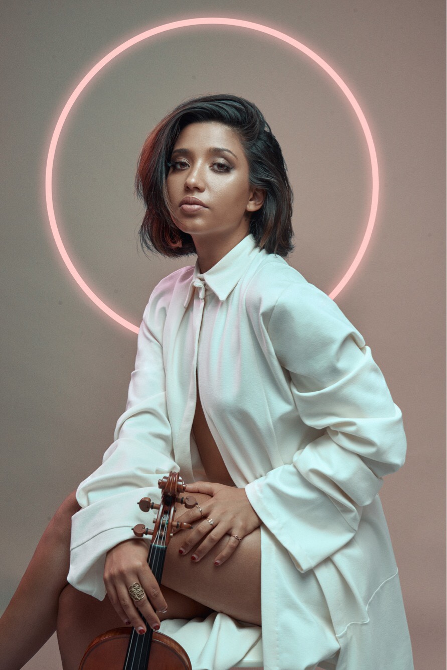 Natie is an artist from Reunion island. She moved to New York four years ago to pursue Music. With a looper, her violin & vocals, she builds full tracks live, with flavors of Soul, Electronic and World music. Fresh off a world tour with Beyoncé and Jay-Z, Natie is launching her solo career with the release of her debut EP “Where Da Water Be”.