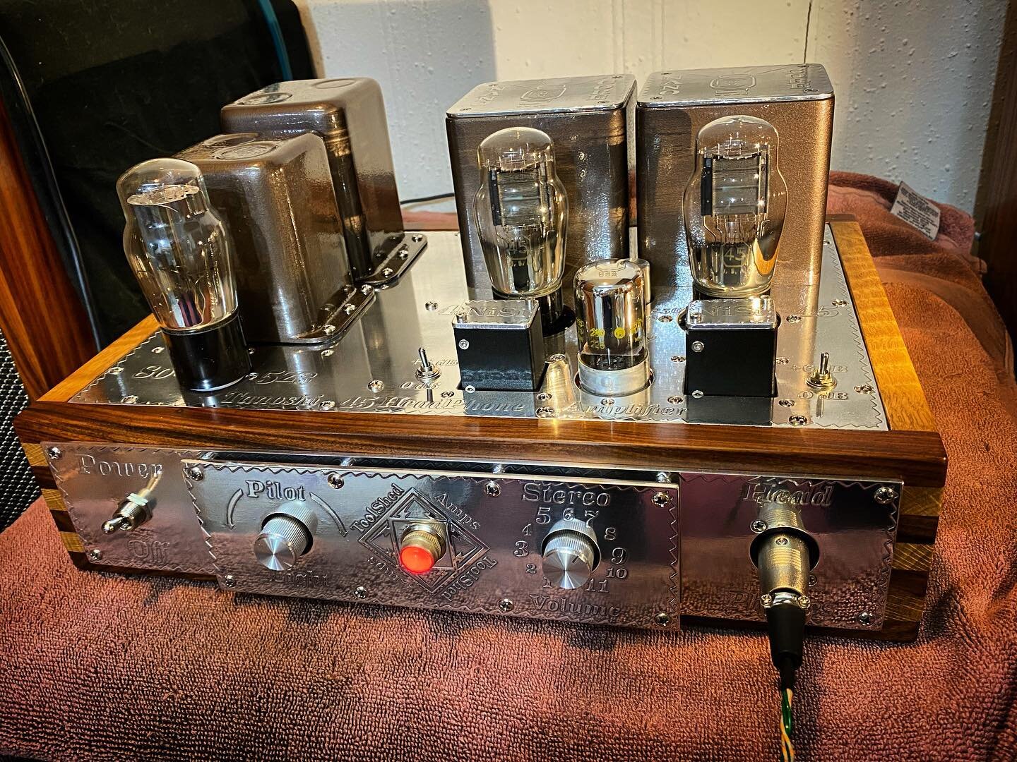 Bespoke Tanoshi DHT 45 Headphone Amplifier featuring Nano-crystalline core, Hi-Nickel Lamination, Solo-crystal &ldquo;Ono&rdquo; Copper-wound Input and Output transformers. Independent, regulated DC heater supplies for the 45&rsquo;s as well as the 7