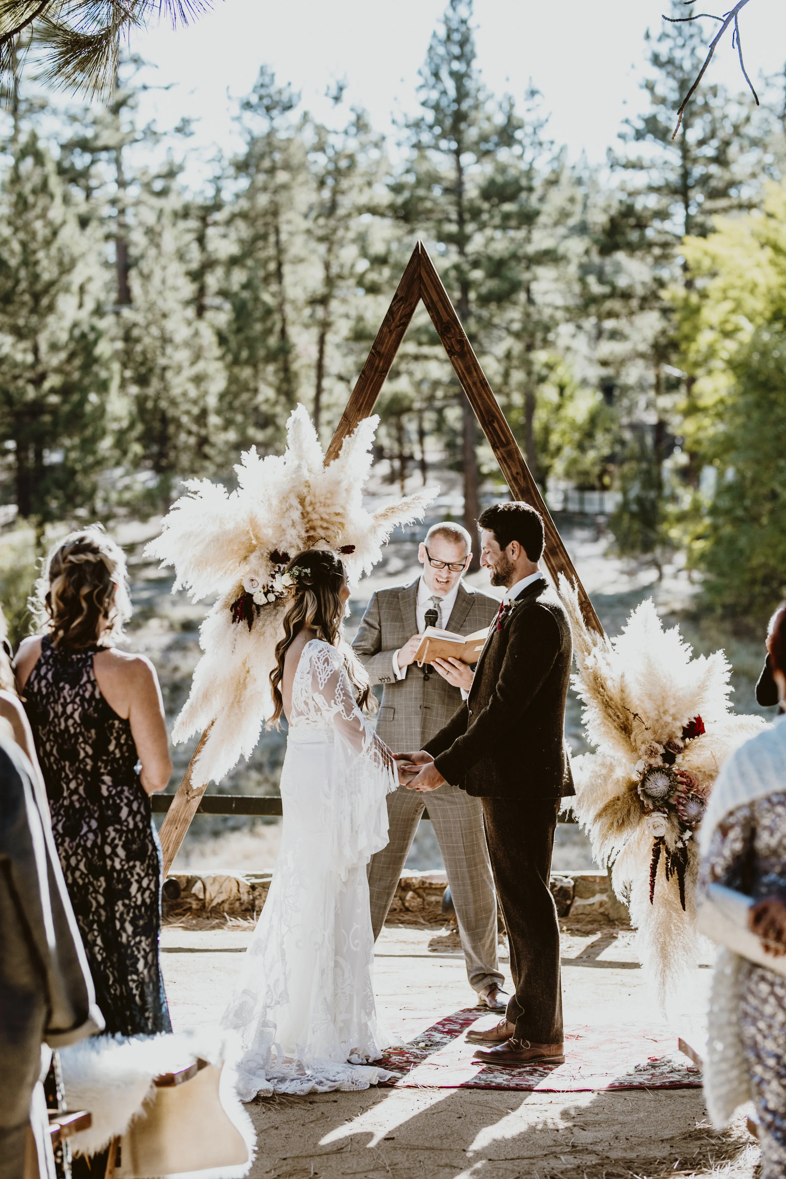 URIELPHOTOGRAPHYTravis+AshleyBIGBEARWedding_286.jpg