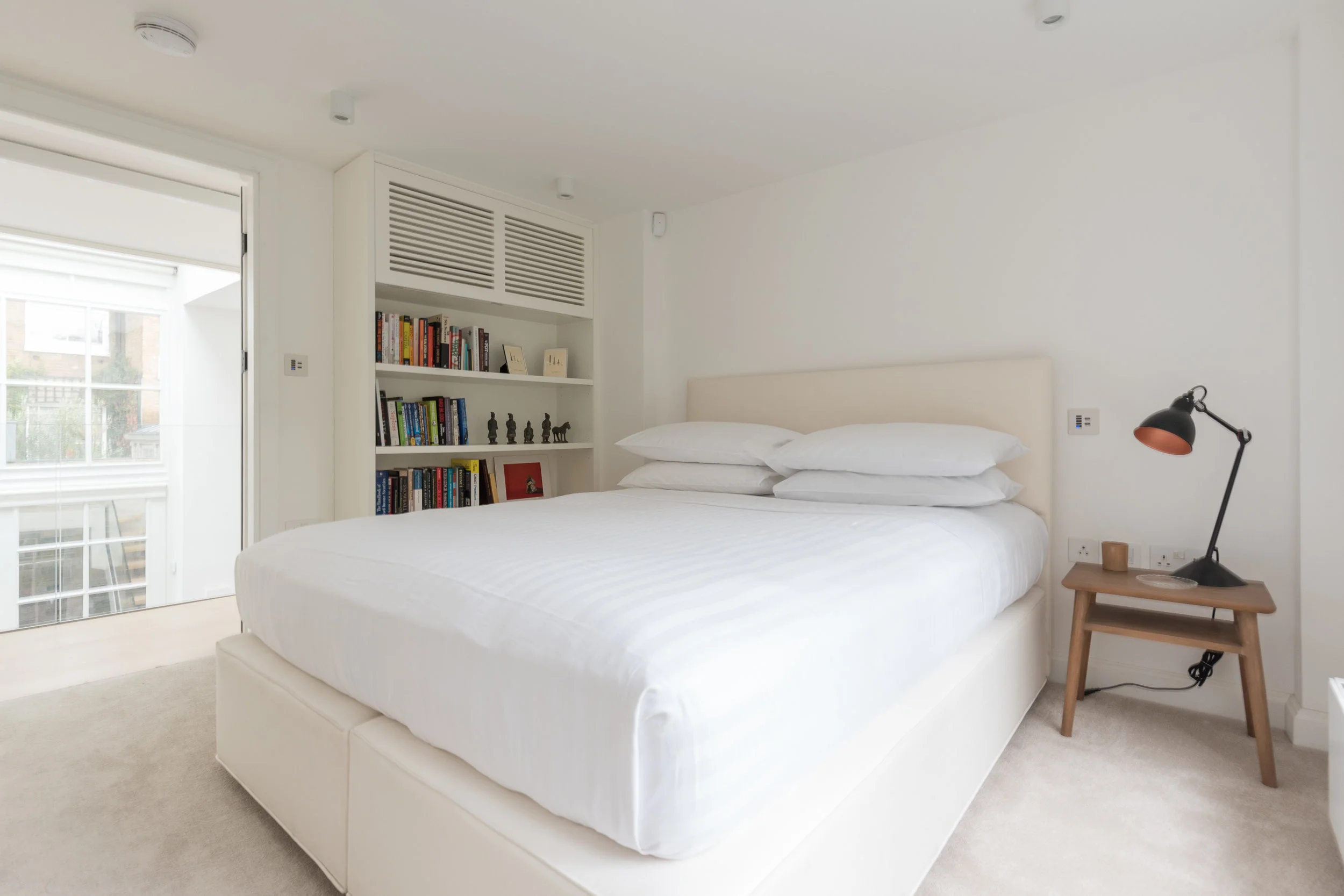 Bedroom_7-8916.jpg