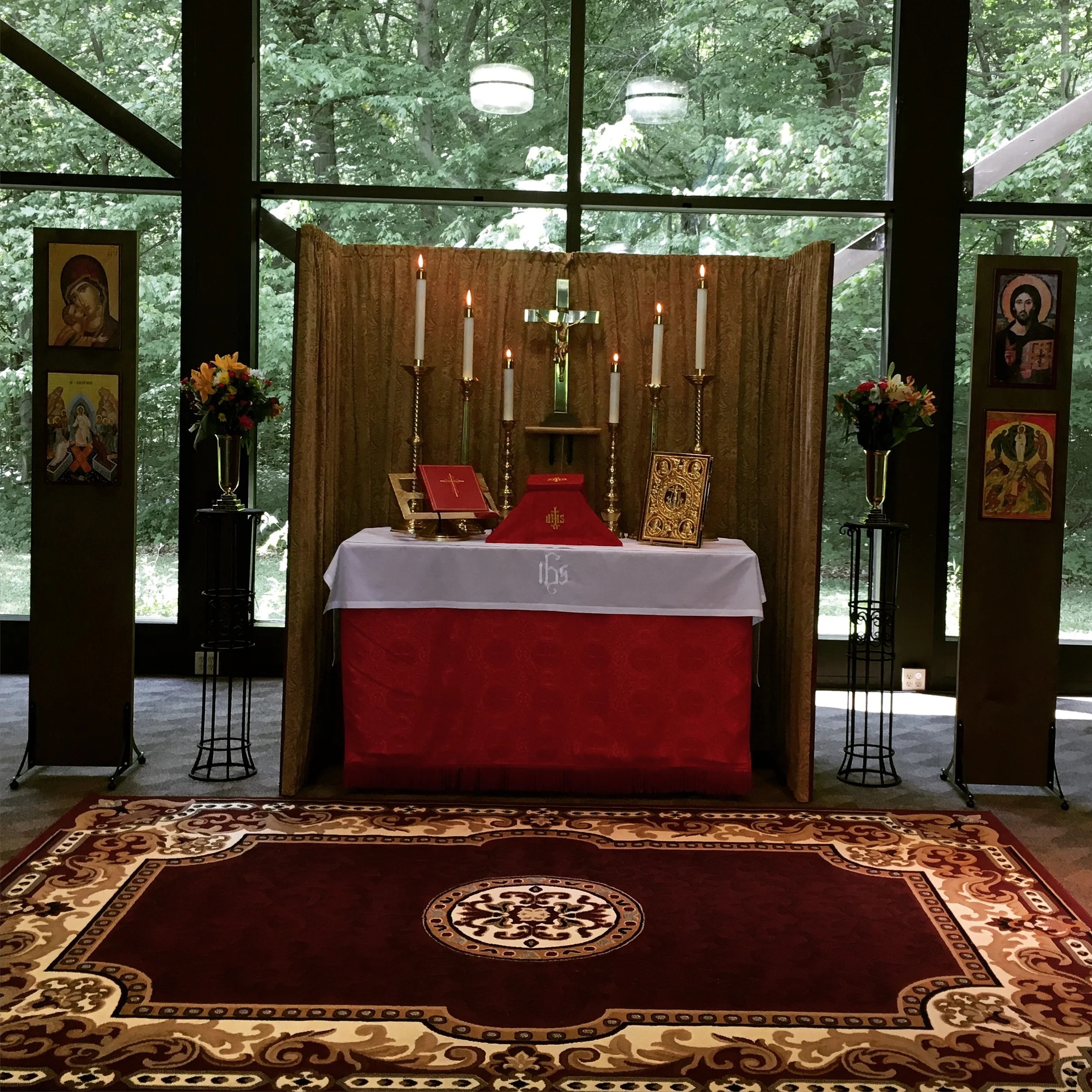 St. Anne's - Altar - Pentecost 2016.JPG