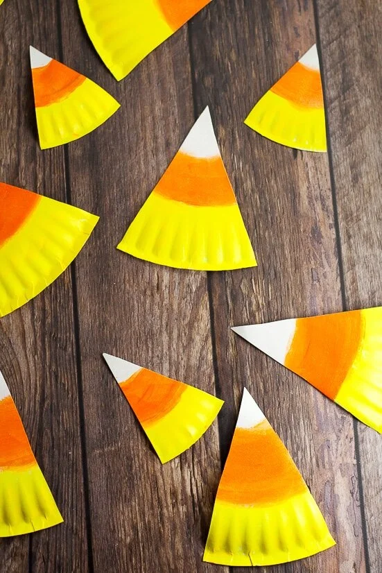 Paper-Plate-Candy-Corn-Banner-Tutorial-5.jpg