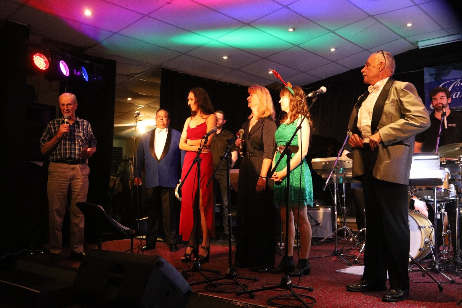 Merv Thomas - MC, Lloyd Kyd, Rachel Clark, Helen Clague, Joanne Slagel - vocalists, John Callesen - Band Manager/Musical Director